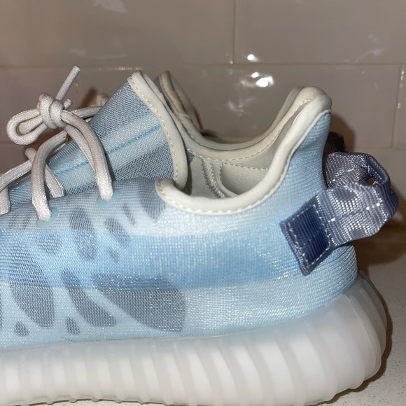 Adidas Yeezy 350 Boost V2 main image 4